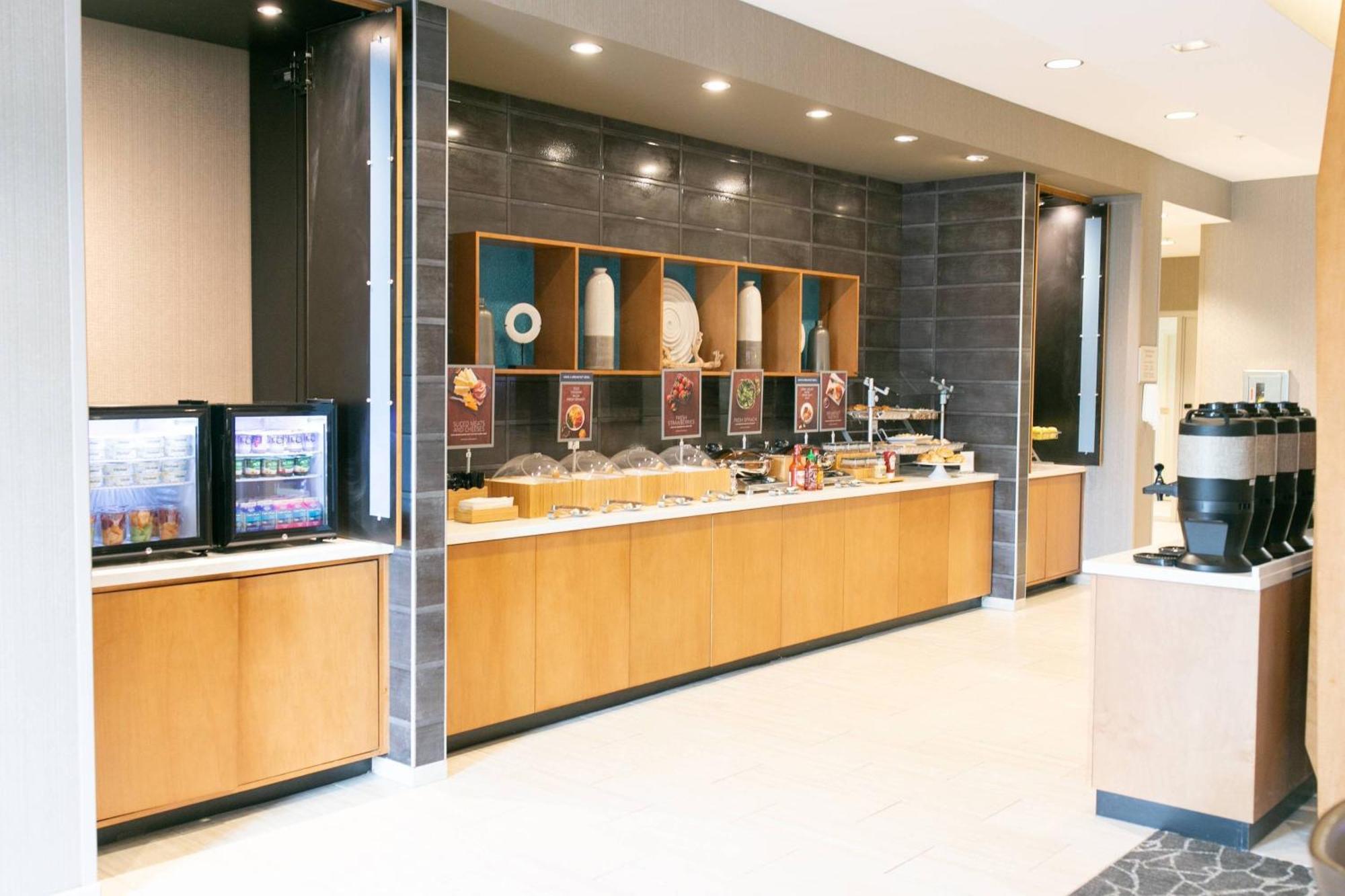 Hotel Springhill By Marriott Notre Dame Area 3*